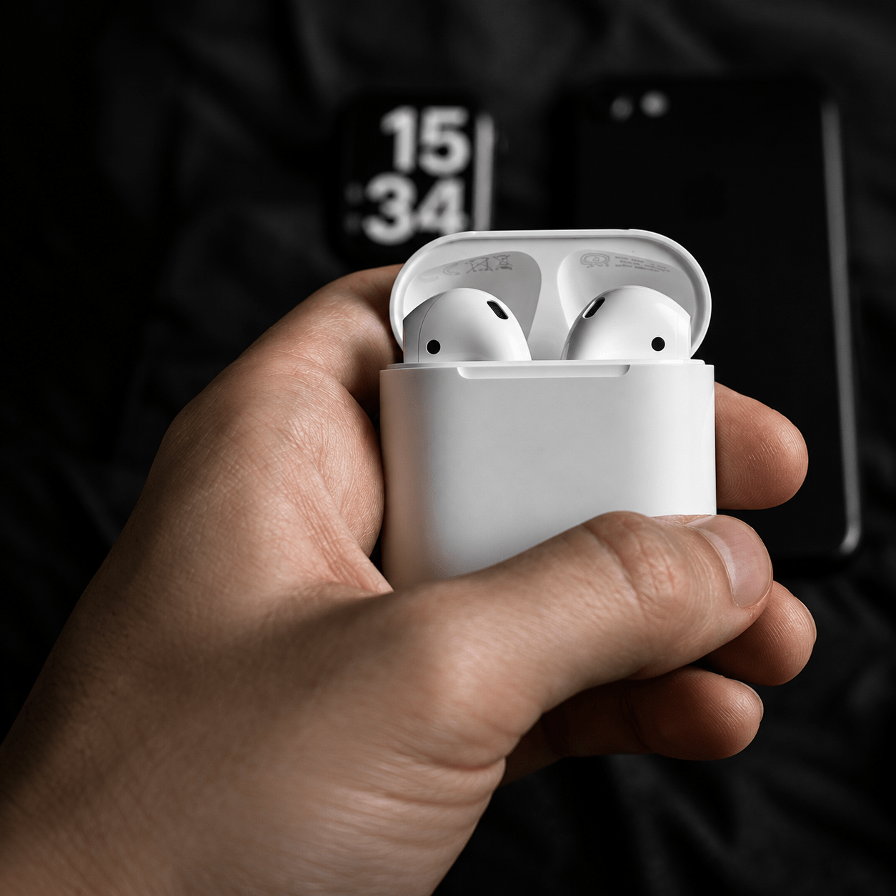 Self Vanishing Headphones by Ellusionist